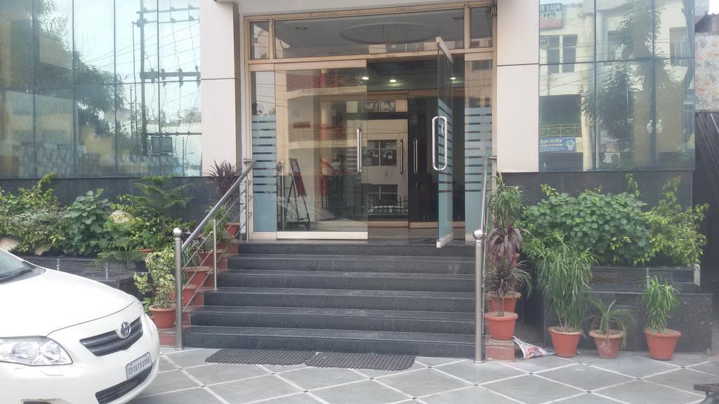 لاكناو Hotel Sunrise Inn المظهر الخارجي الصورة