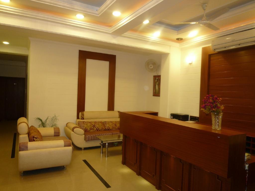 لاكناو Hotel Sunrise Inn المظهر الخارجي الصورة