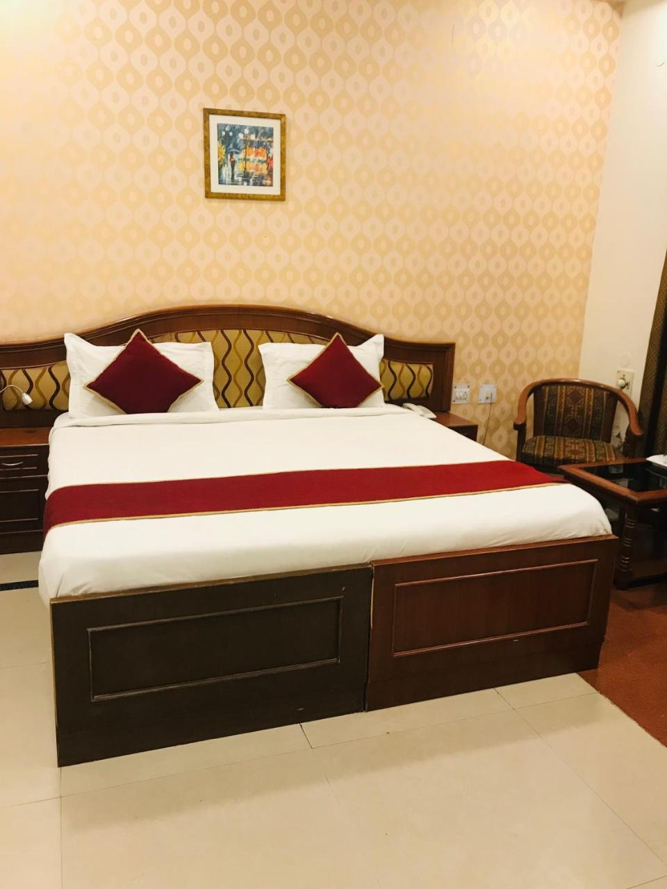 لاكناو Hotel Sunrise Inn المظهر الخارجي الصورة