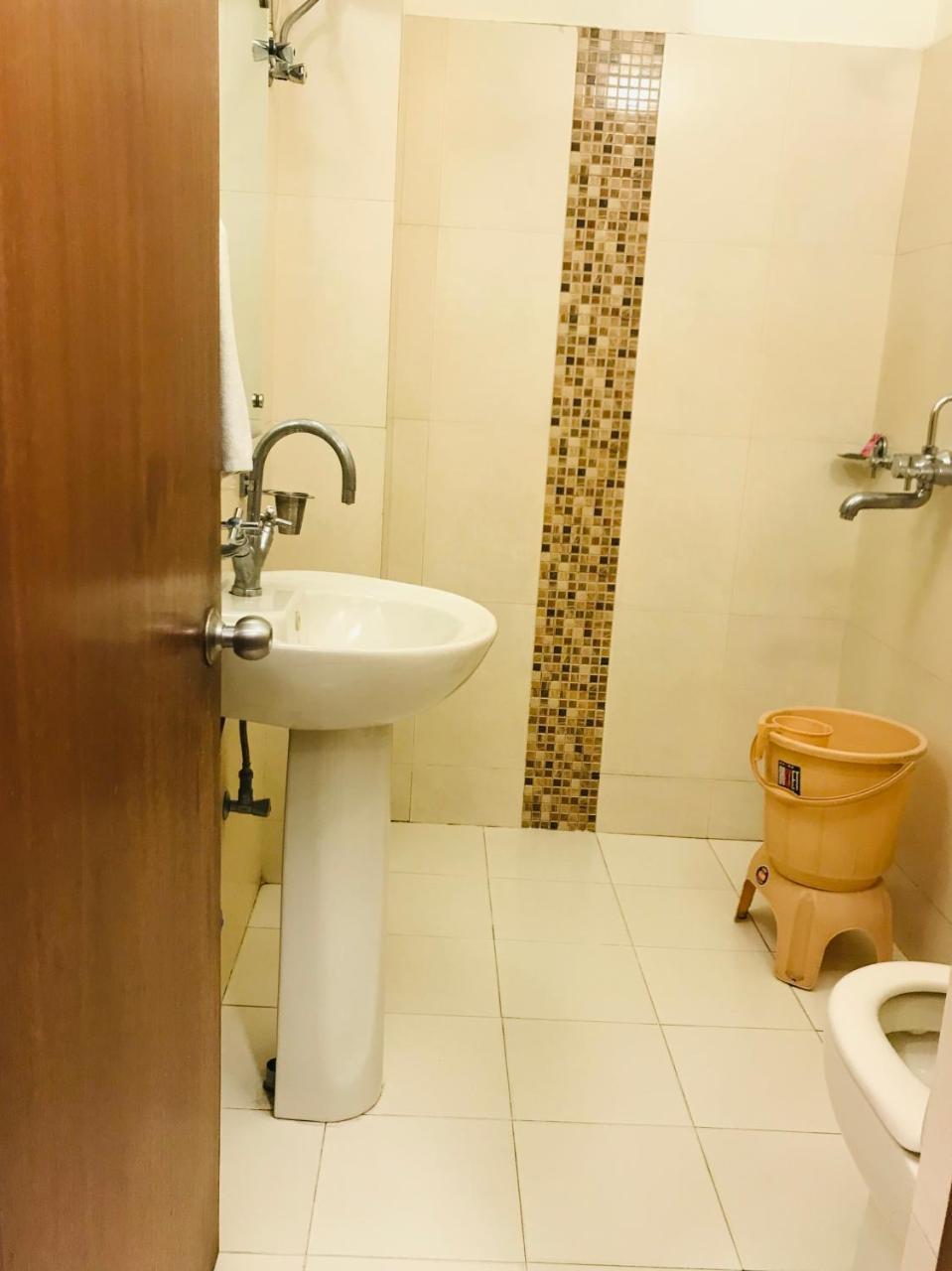 لاكناو Hotel Sunrise Inn المظهر الخارجي الصورة