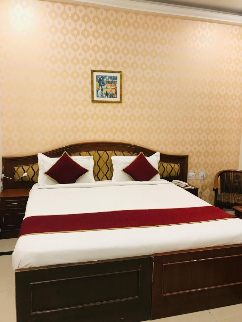لاكناو Hotel Sunrise Inn المظهر الخارجي الصورة